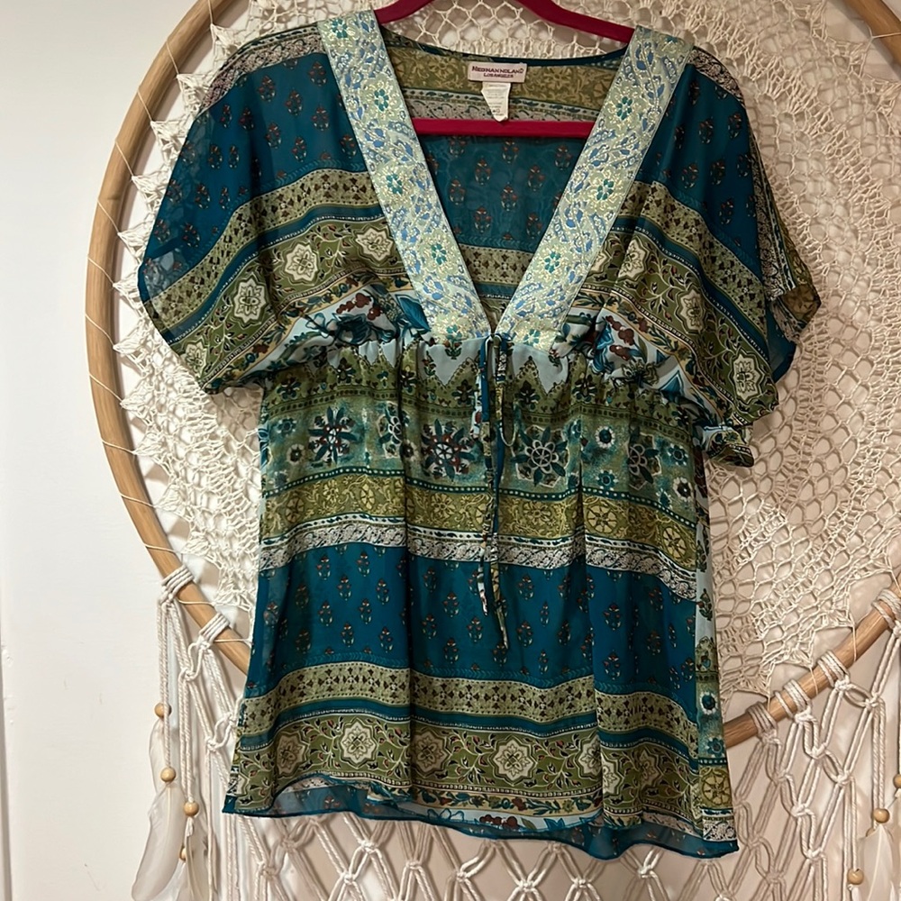 Meghan Noland Los Angeles Metallic Floral Pullover Sheer Short Sleeve Top